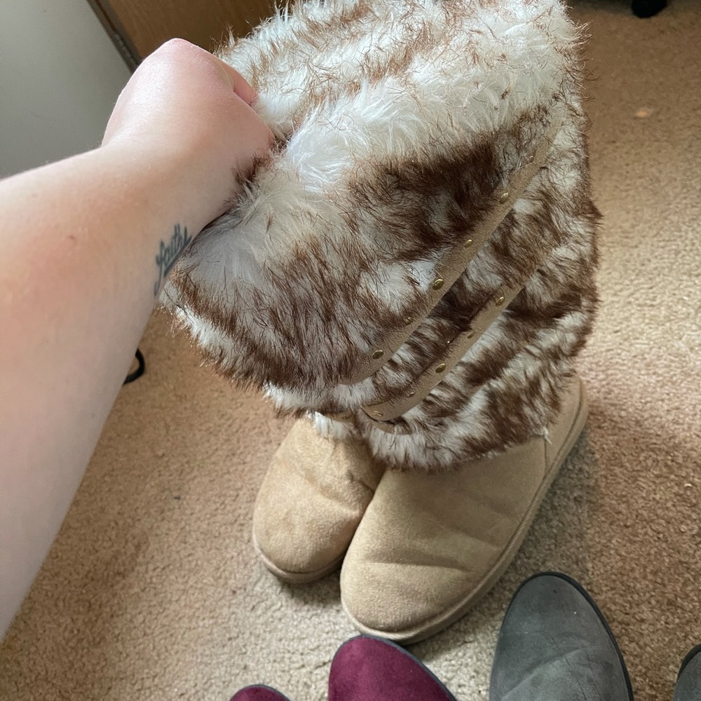 Boots - Picture 10 of 11